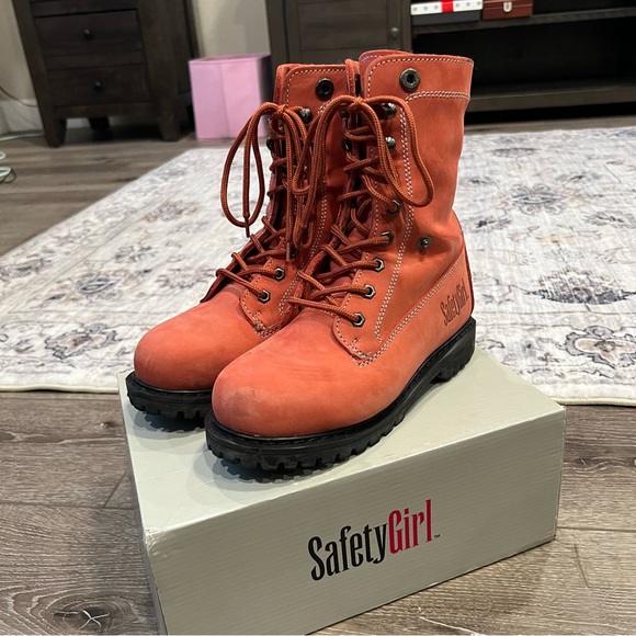 Women’s Safety Girl Pink Steel Toe Faux Fur lined size 6 non slip boots - Picture 2 of 9
